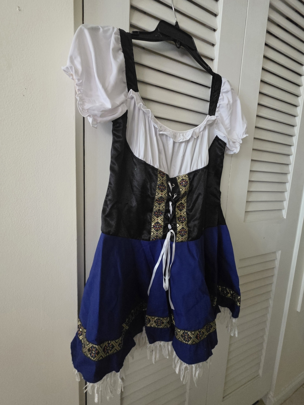Women's Oktoberfest beer maid costume